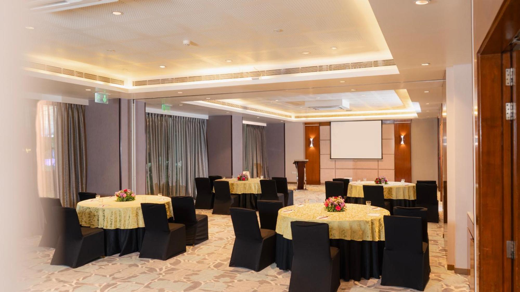 Hotel Hyatt Place Pune 5*